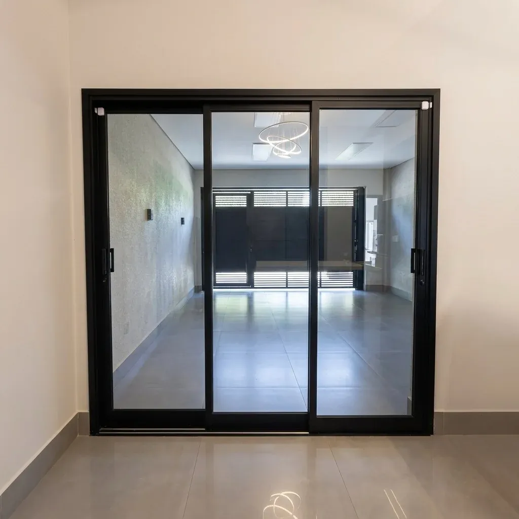 Imagem de Porta de Vidro em projeto sob medida — referência para Itu