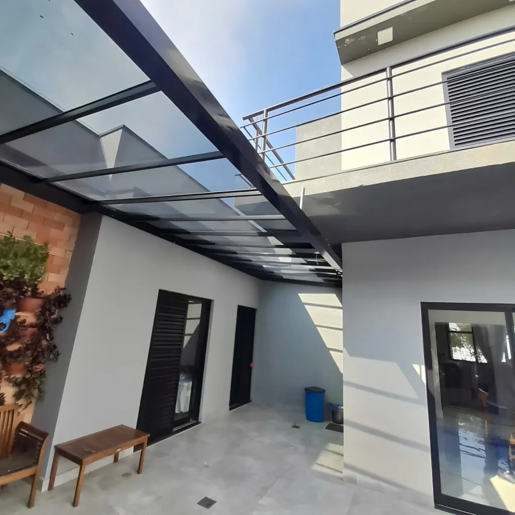 Escolha do melhor toldo para janelas e portas