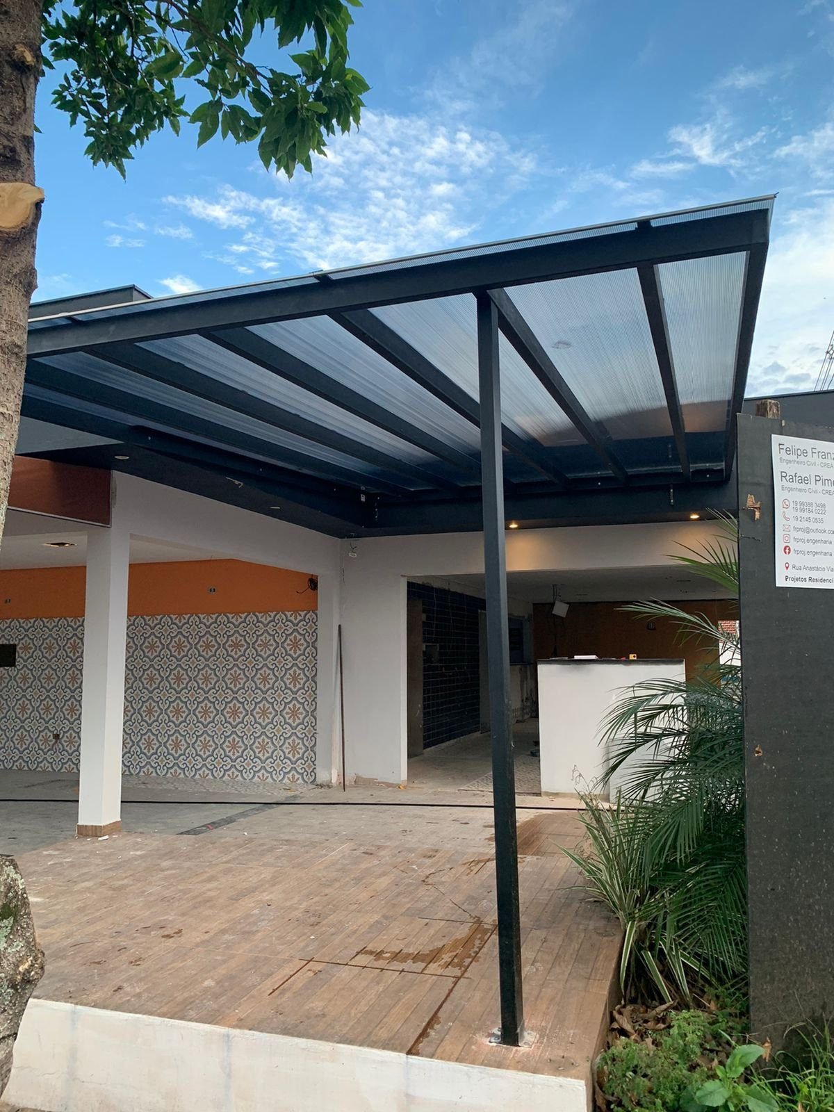 Cobertura de Policarbonato Alveolar: Leveza, resistência e o melhor custo-benefício para sua garagem – Jacareí - Toldos e Coberturas