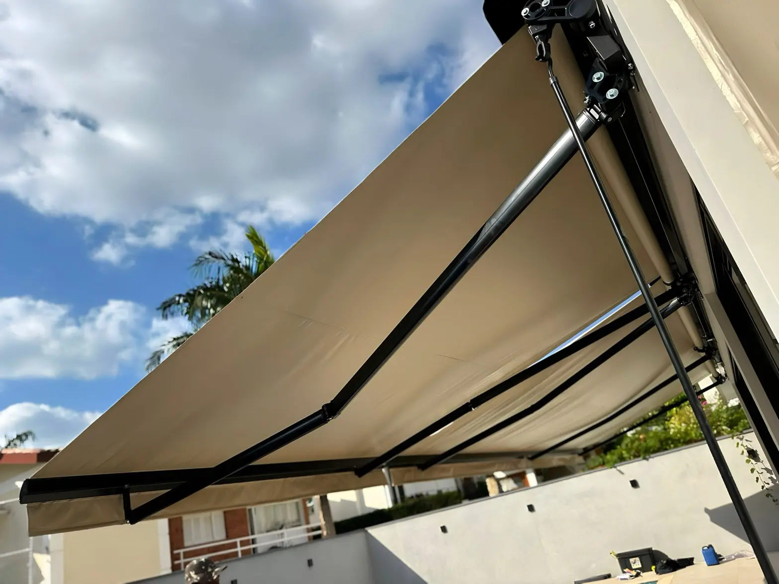 Vale a pena investir em um toldo sob medida? - Toldos e Coberturas