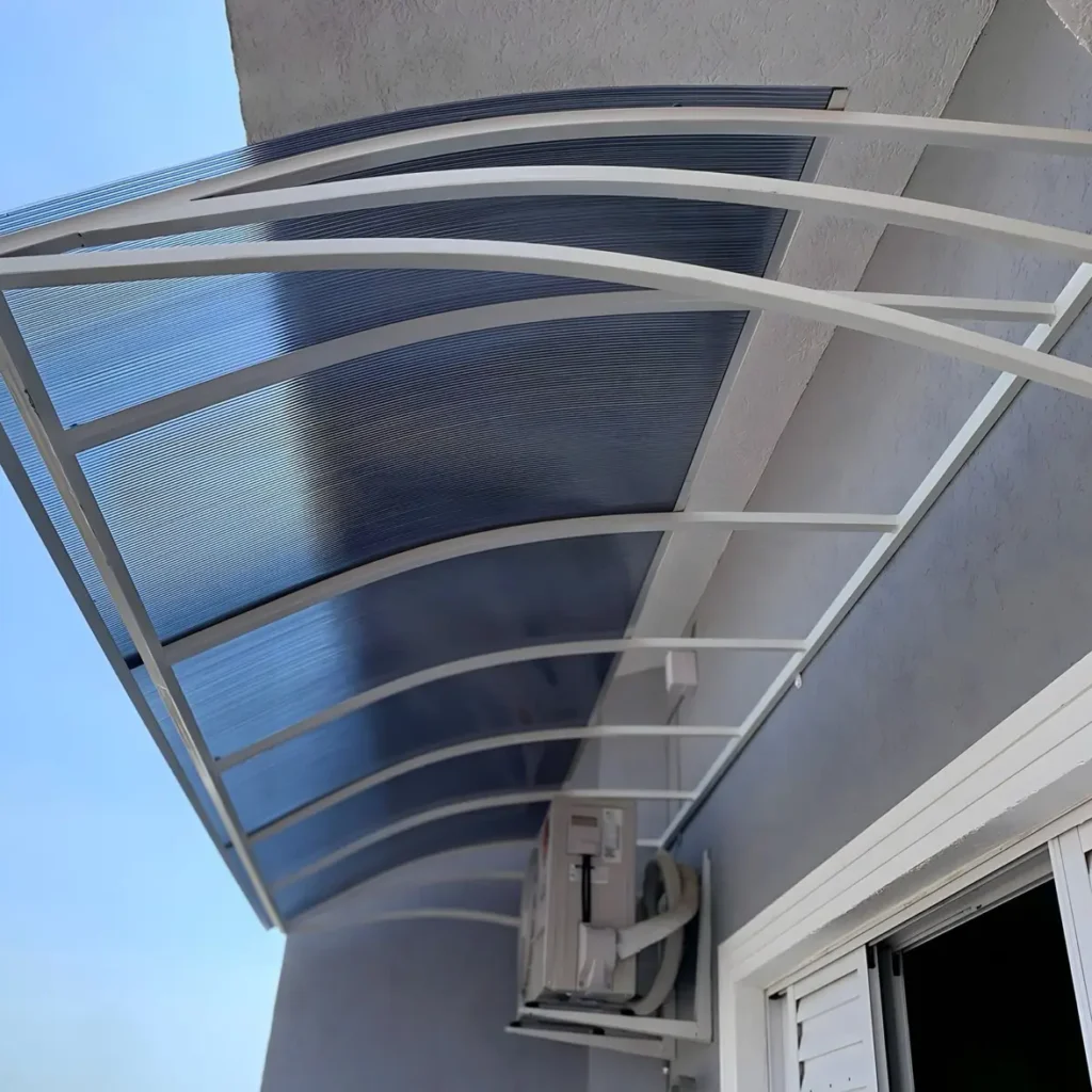 Toldo Fixo: Lona ou Policarbonato – Pagamento em até 12X S/Juros – Aguaí - Toldos e Coberturas